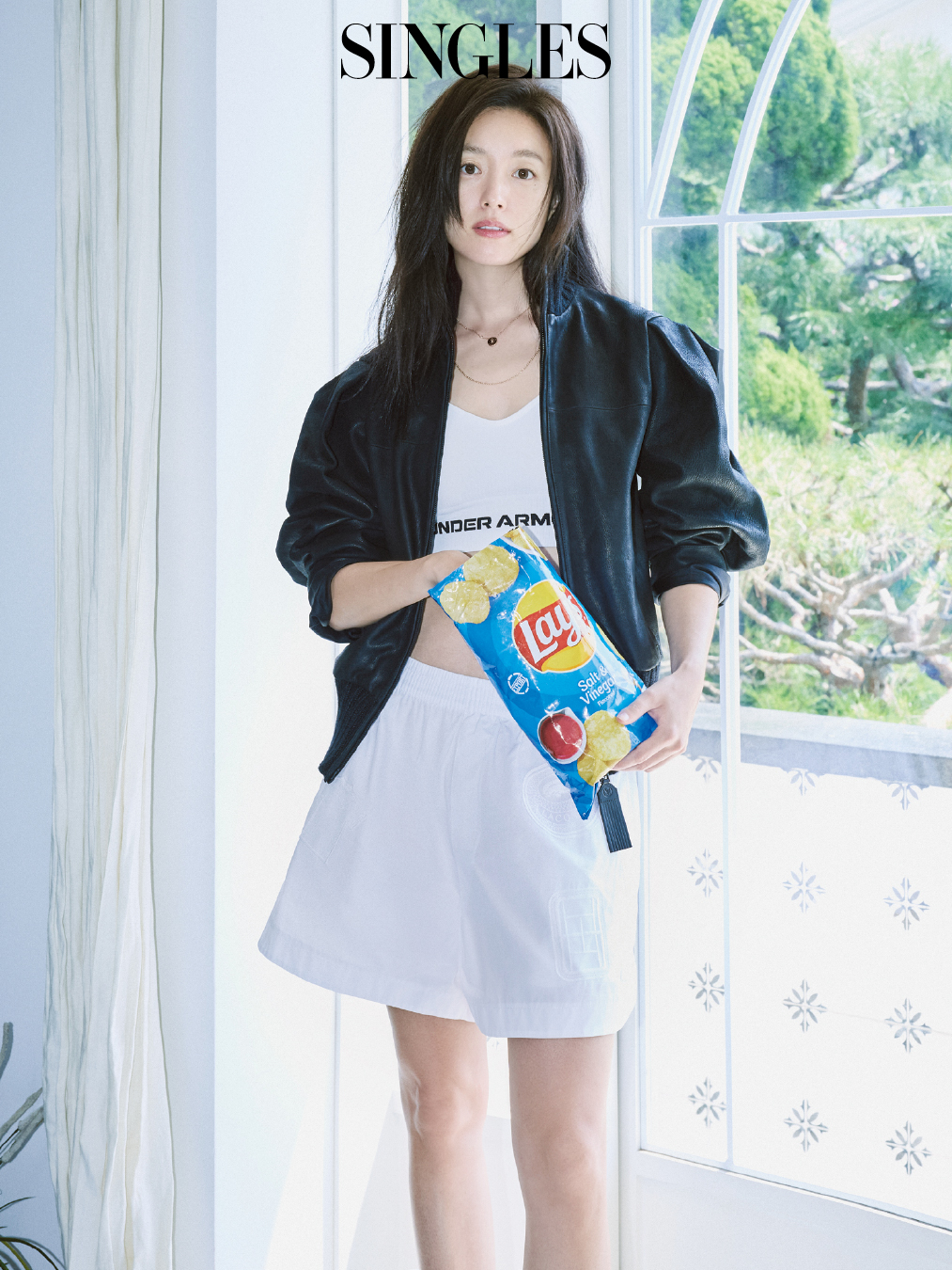 한효주의 싱글즈 10월 호 화보 이미지